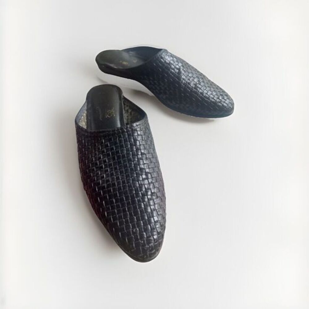 Vintage Honors Color Black Woven Leather Shoes/slip On/mules Women Size 5.5